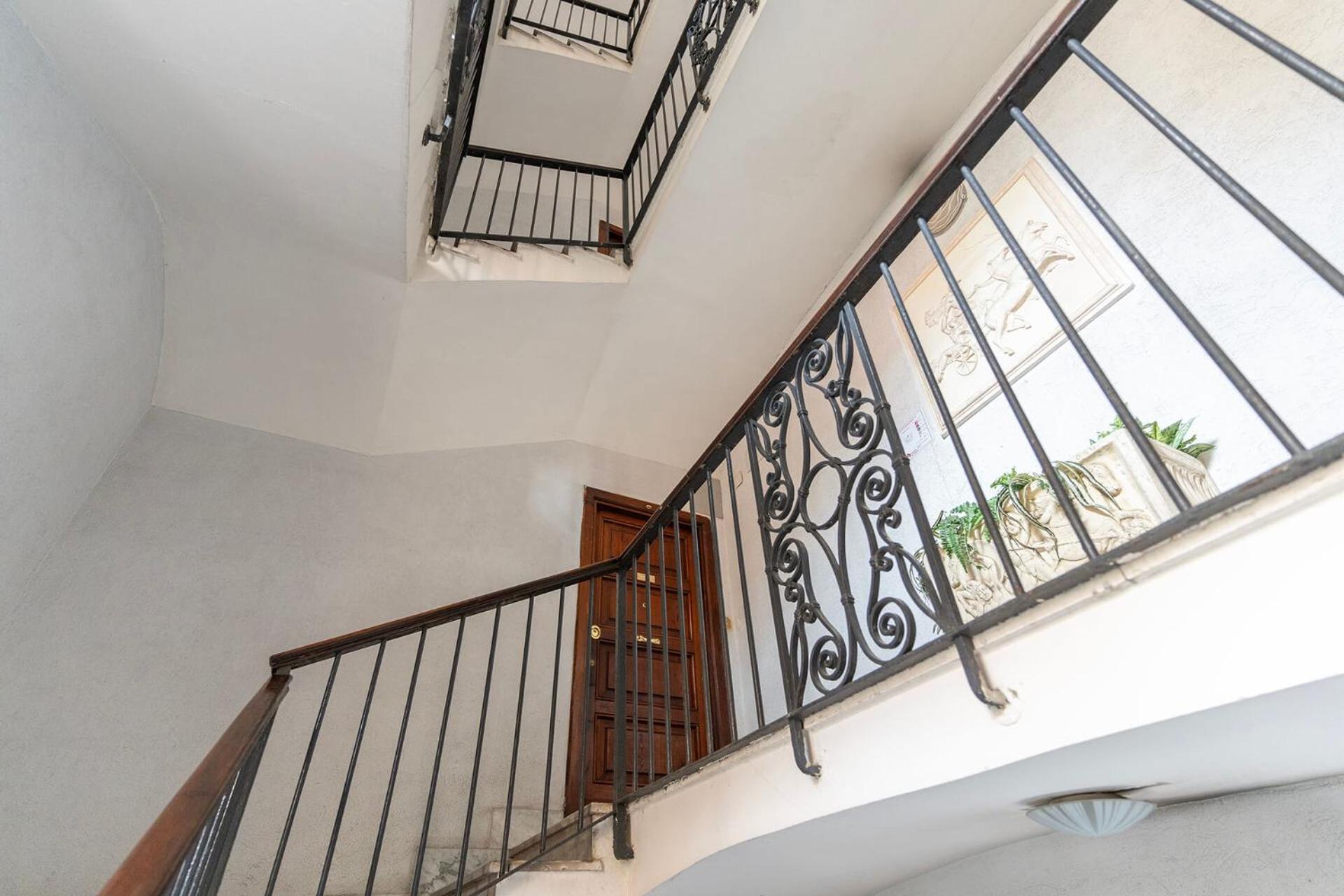 Apartamento Pictadomus-albus, Metro Furio Camillo